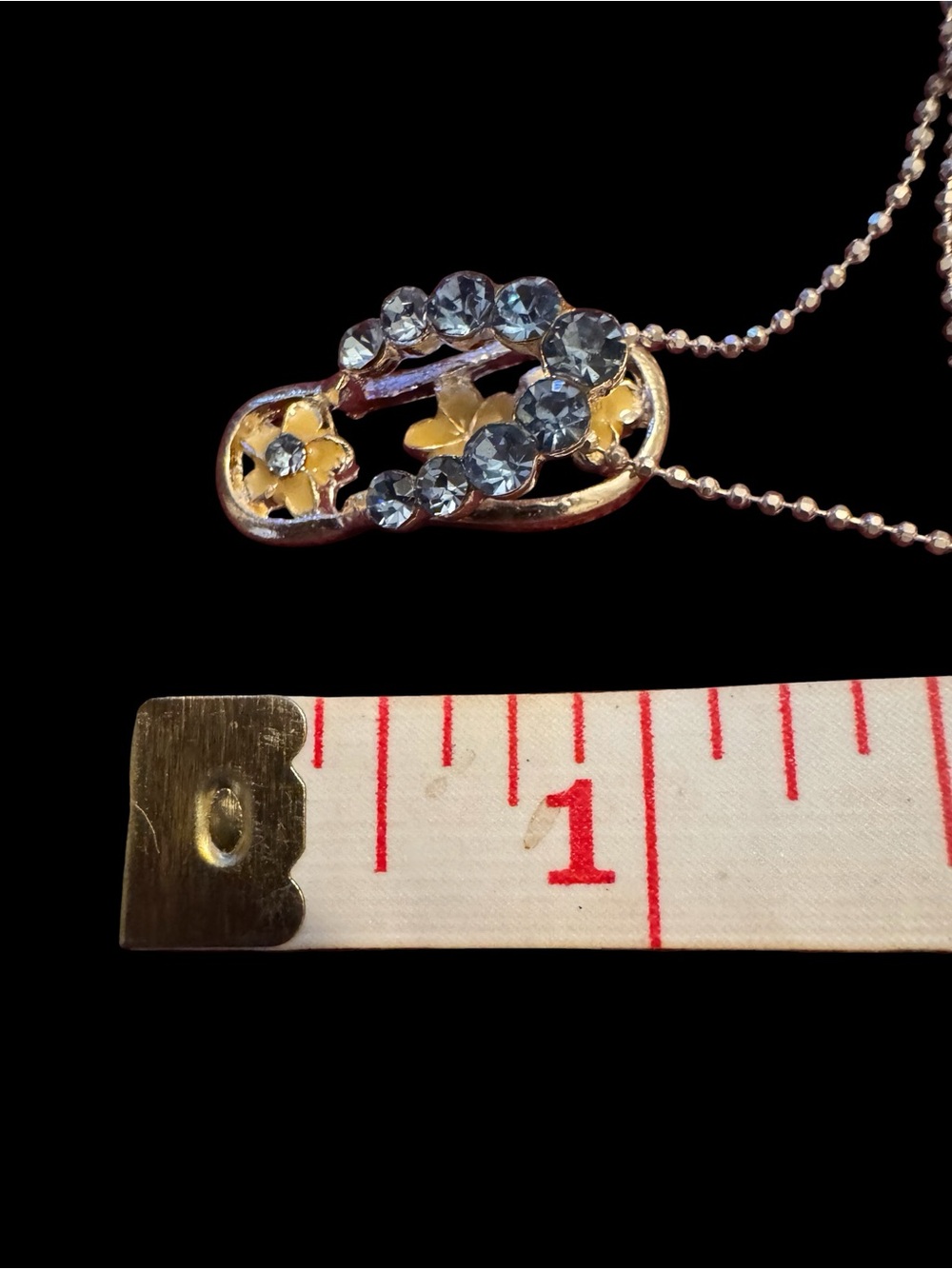 Hawaii Floral Rhinestone Pendant Necklace - Picture 5 of 6